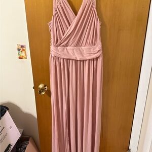 Elegant Pink Sleeveless dress with slit